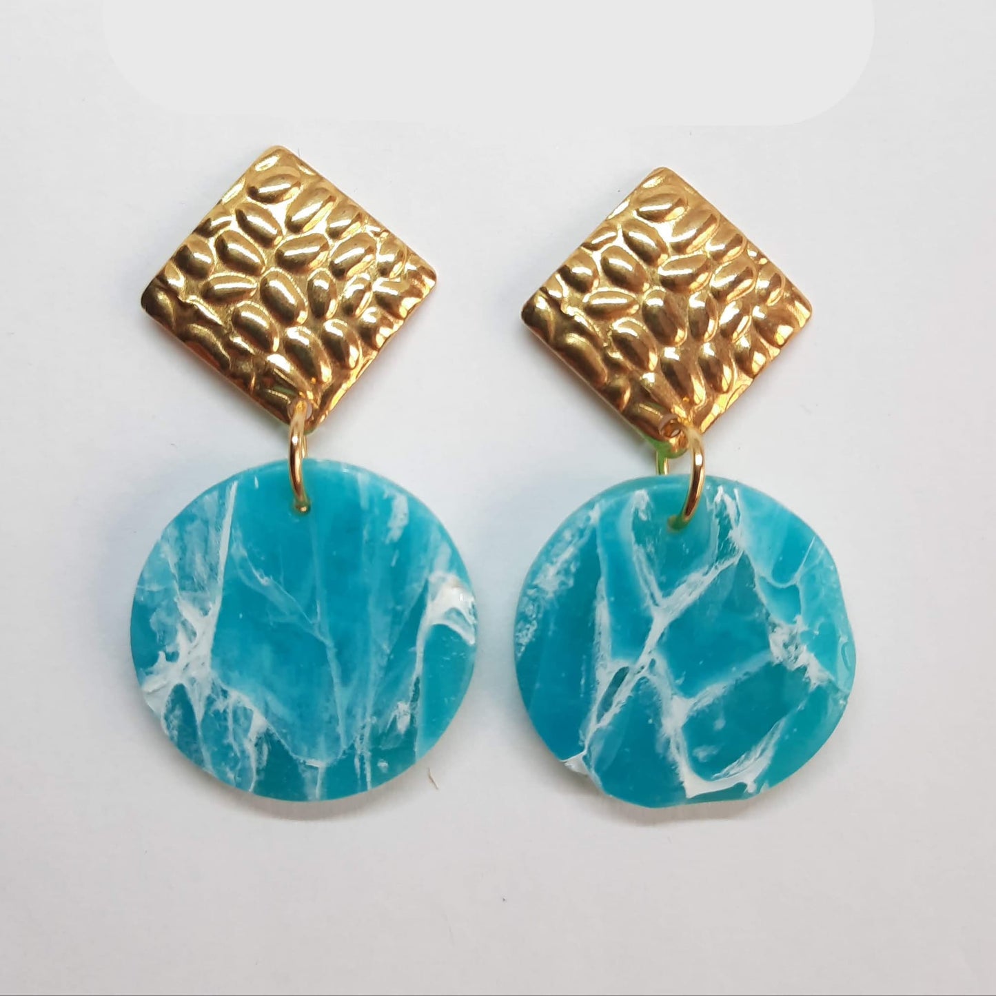 Pendientes Redondo Aguamarina con Base Dorada