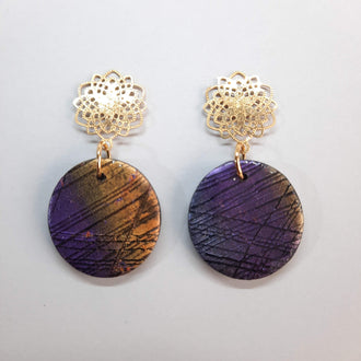 Pendientes Redondos Grandes Labradorita Violeta con Base Dorada