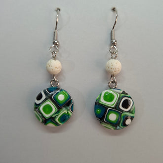 Pendientes Redondos Mosaico Verde Con Cuentas De Lava
