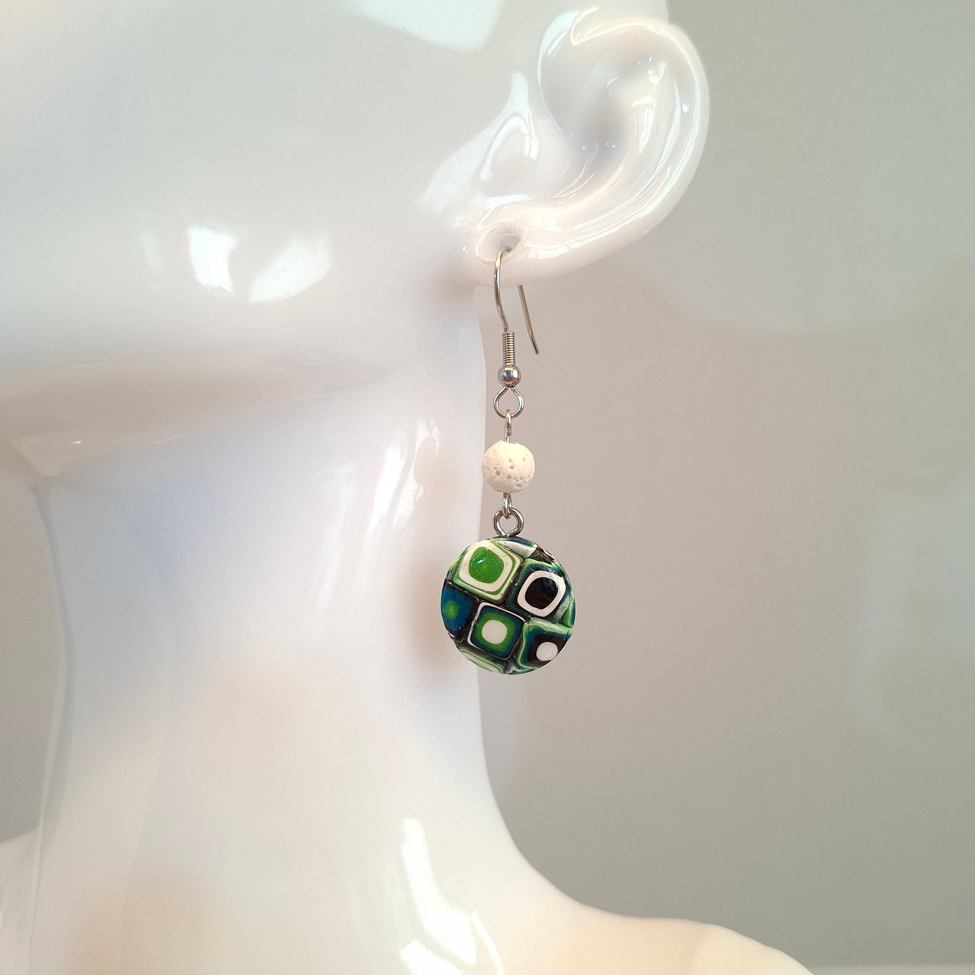 Pendientes Redondos Mosaico Verde Con Cuentas De Lava