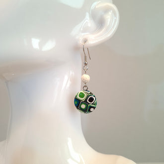 Pendientes Redondos Mosaico Verde Con Cuentas De Lava
