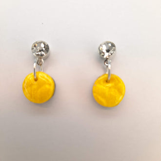 Pendientes Redondos Pequeños Amarillos Con Base Plateada y Strass