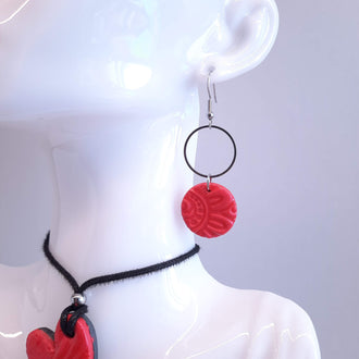 Pendientes Redondos Rojos con Ganchos Acero