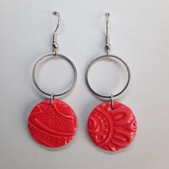 Pendientes Redondos Rojos con Ganchos Acero