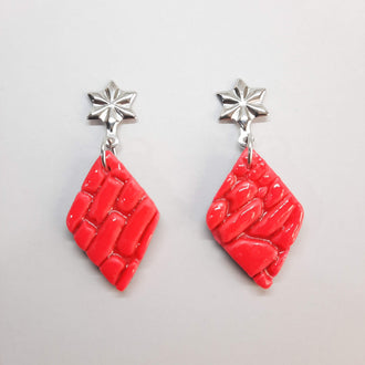 Pendientes Rombo Medianos Rosa Neón Con Base Plateada