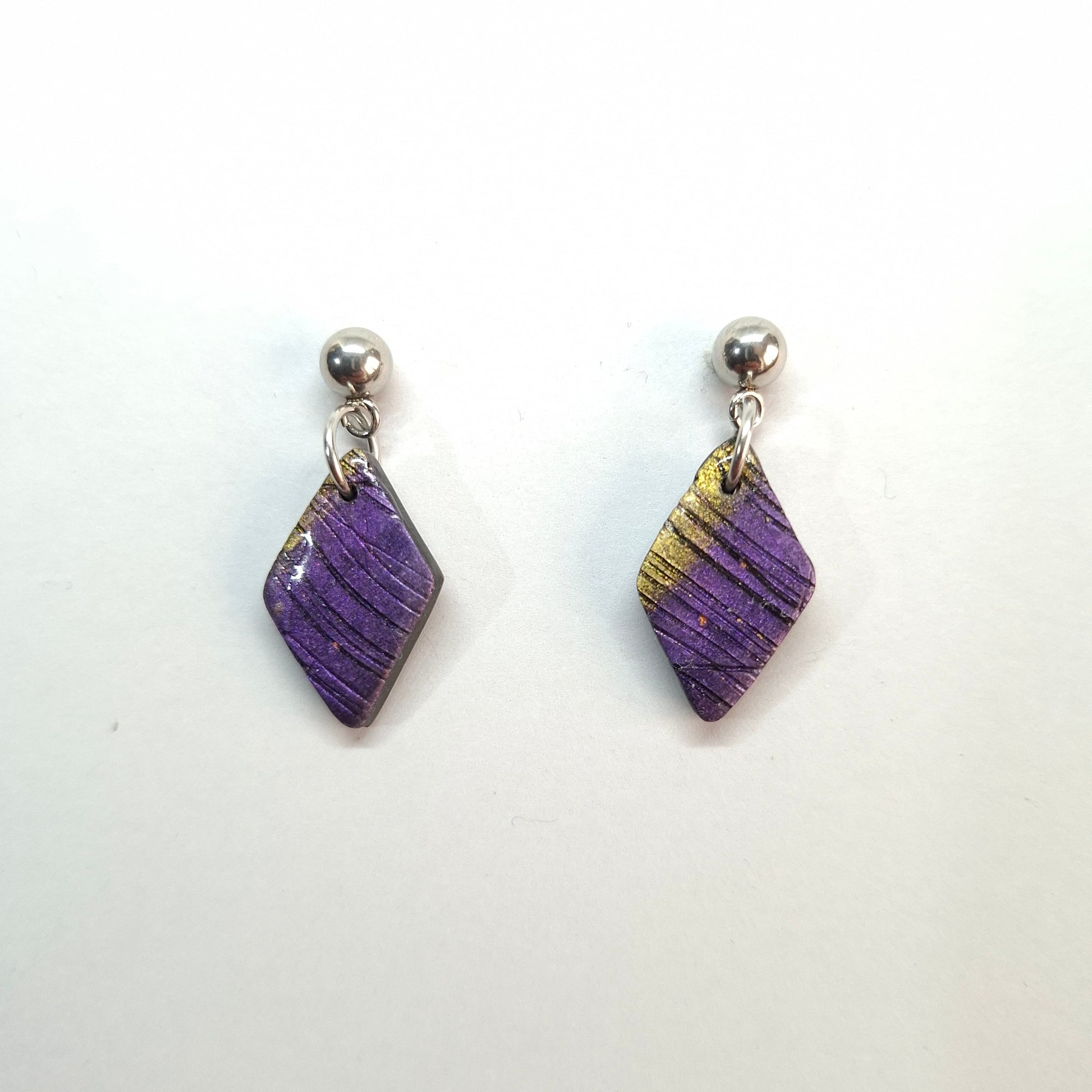 Pendientes Rombo Labradorita Violeta con Base Plateada