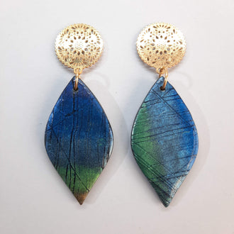 Pendientes Sevilla Grandes Labradorita Azul con Base Dorada