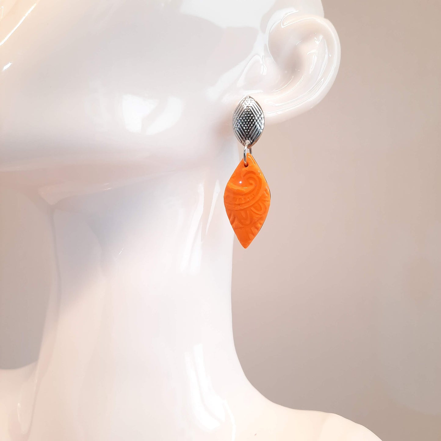 Pendientes Sevilla Naranja con Base Plateada
