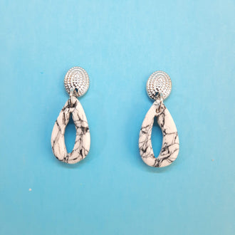 Pendientes Tenerife Blanco Mármol con Base Plateada