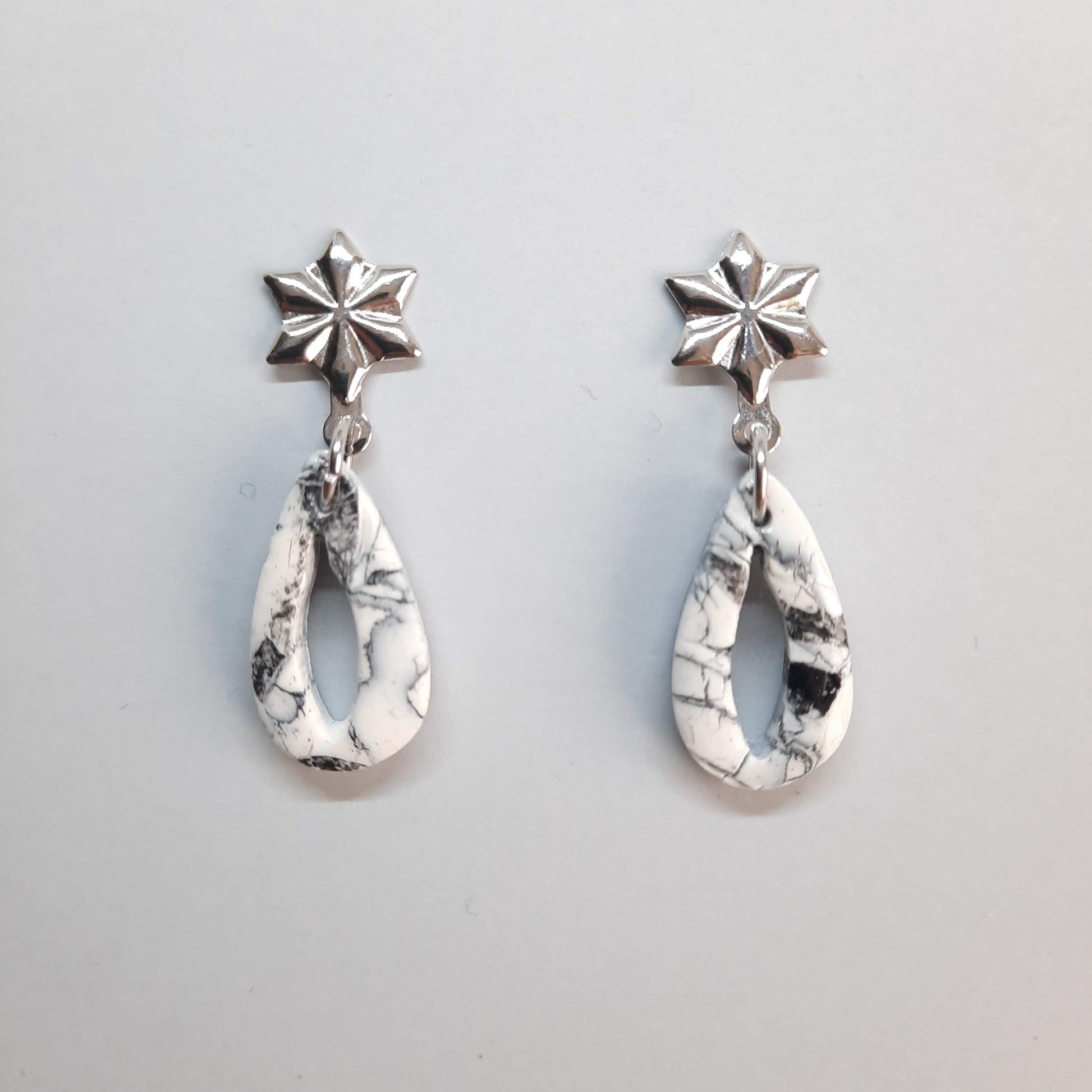 Pendientes Tenerife Blanco Mármol con Base Plateada