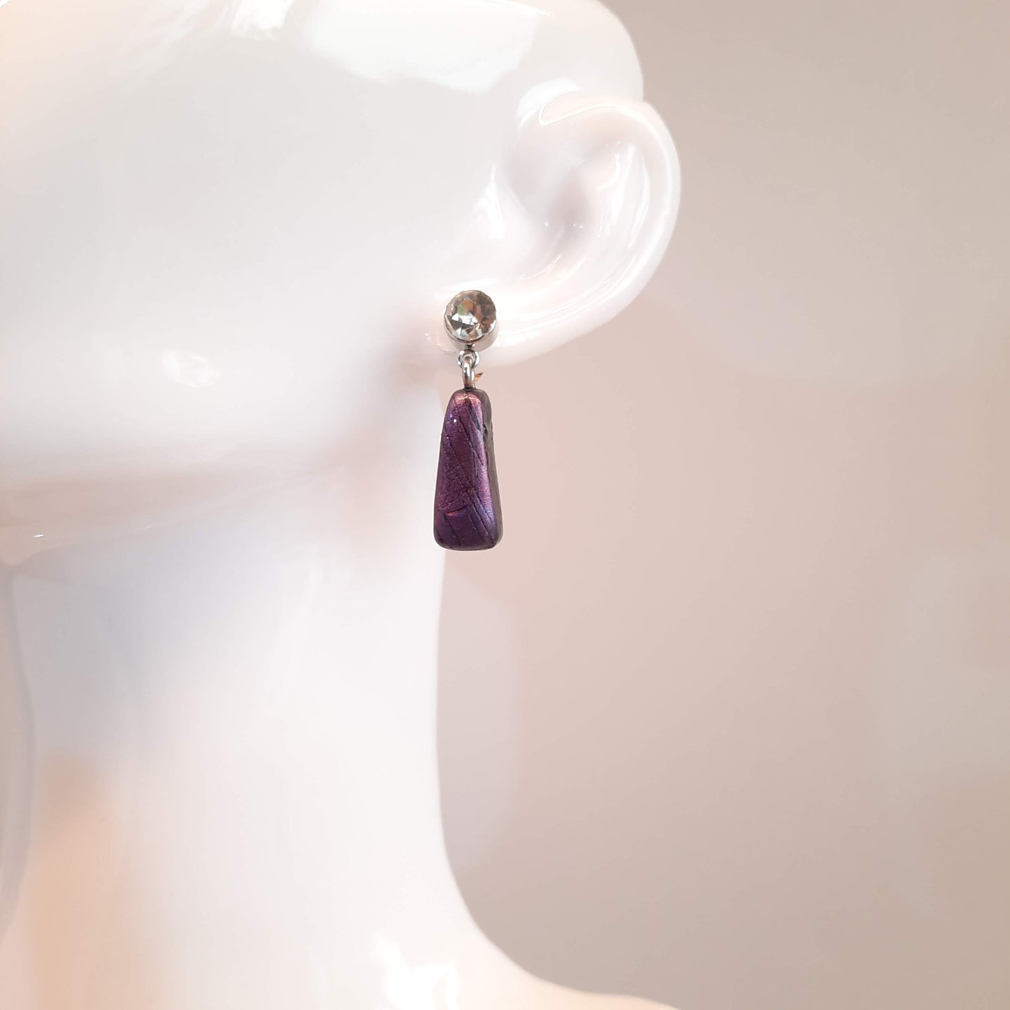 Pendientes Trapecio Labradorita Violeta con Base Plateada y Strass