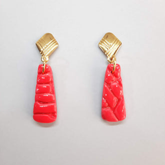 Pendientes Trapecio Rosa Neón Con Base Dorada
