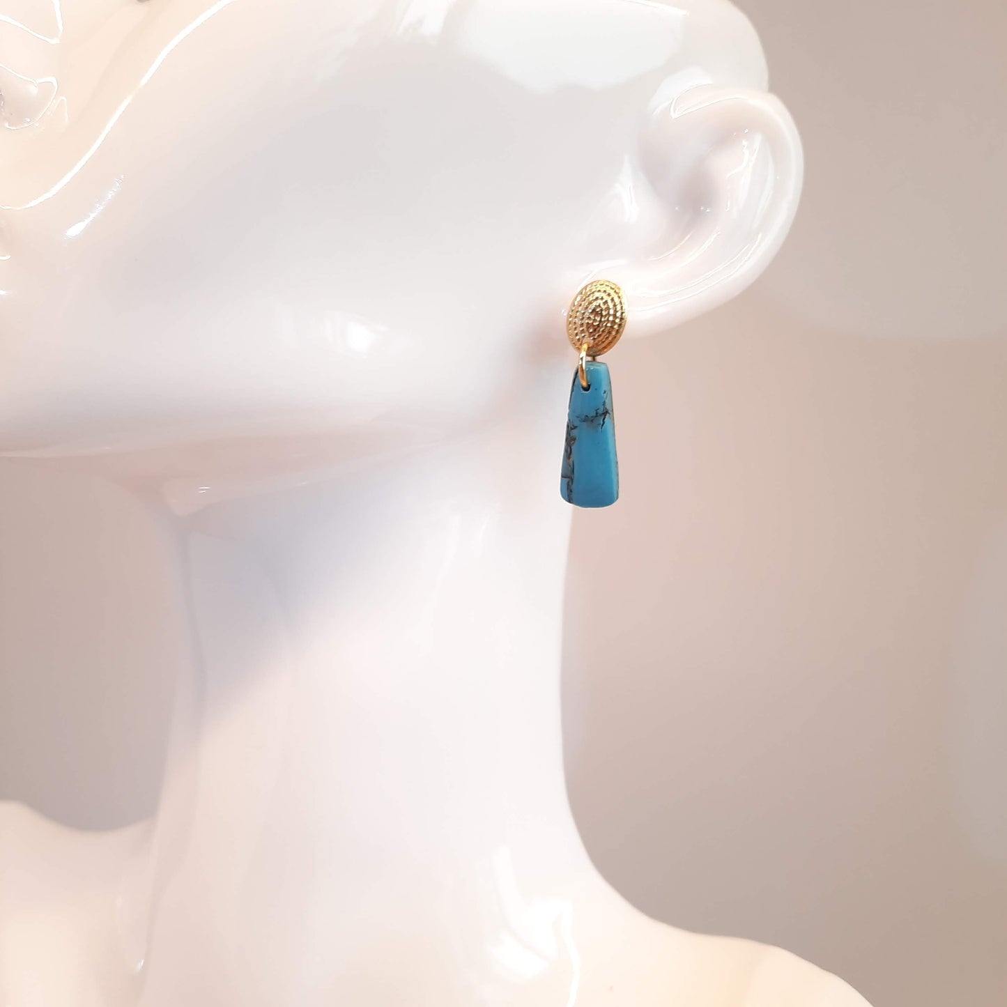 Pendientes Trapecio Turquesa con Base Dorada