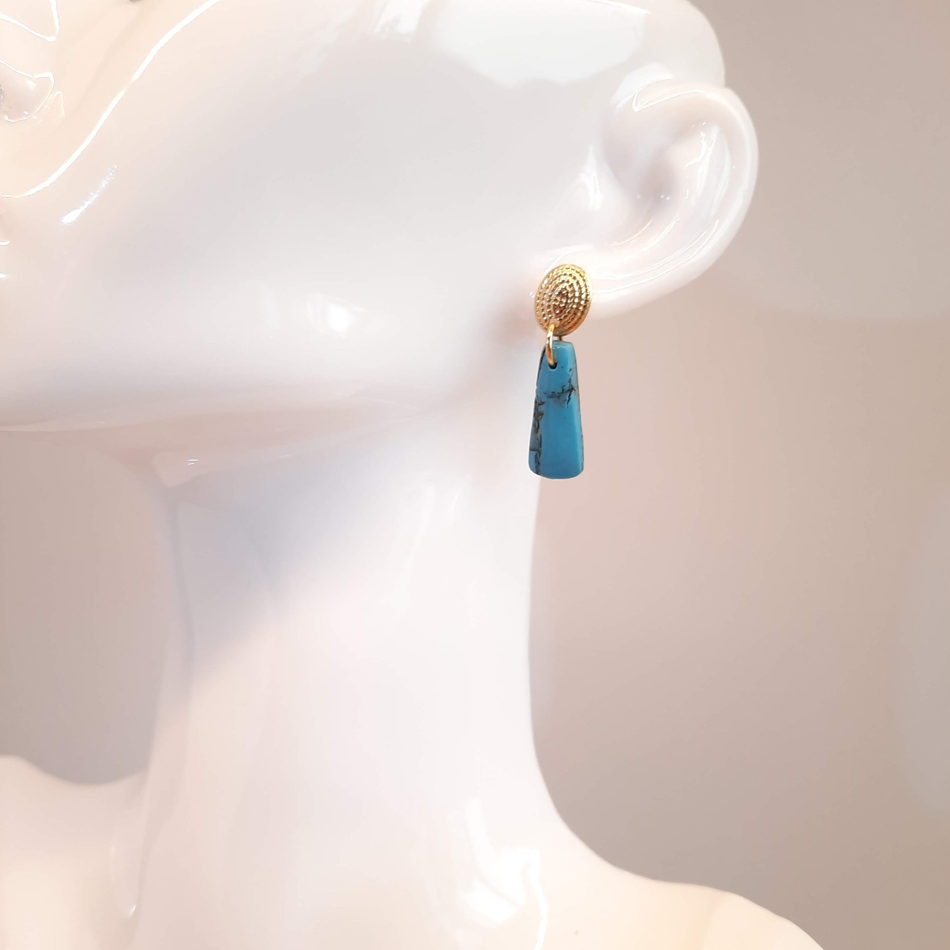 Pendientes Trapecio Turquesa con Base Dorada