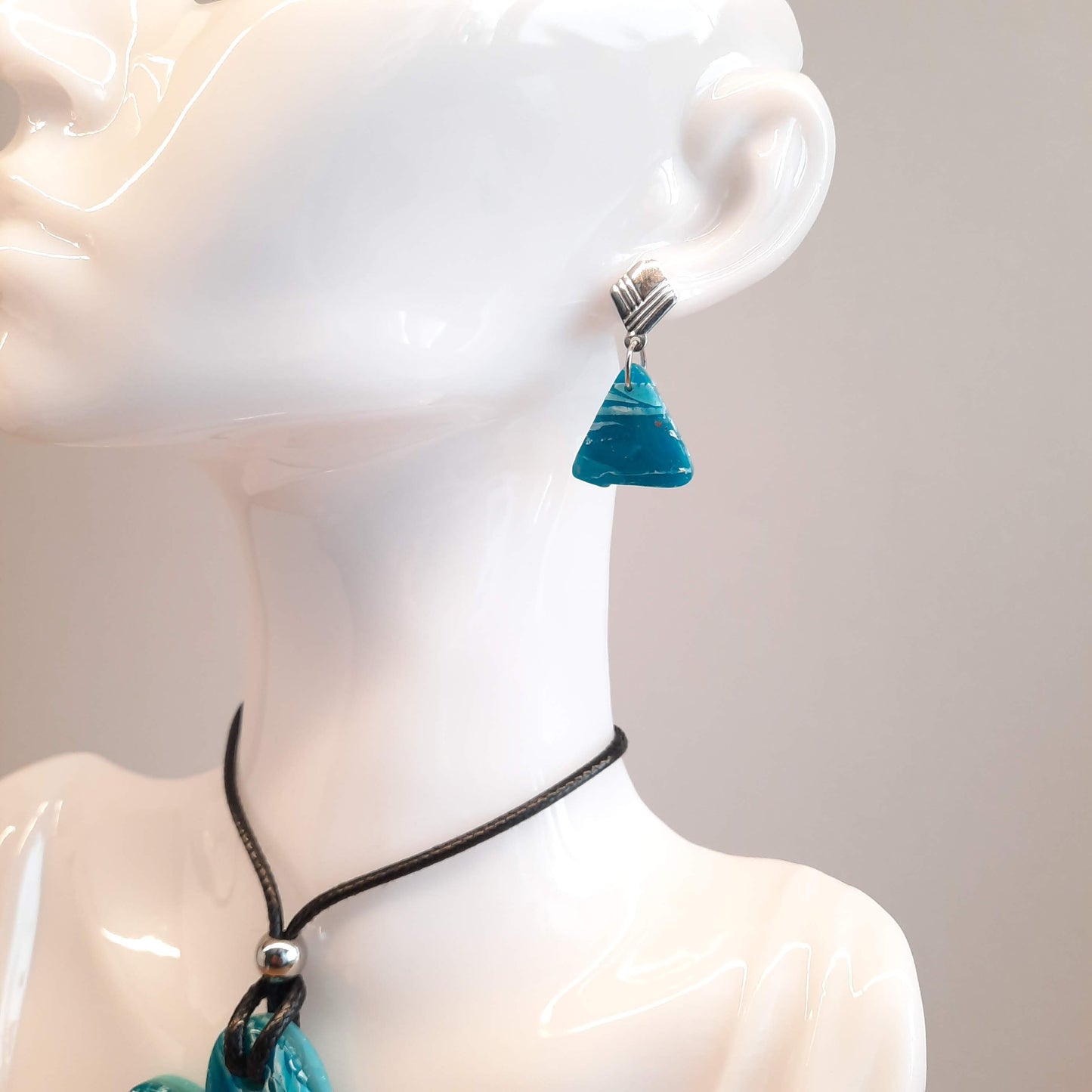 Pendientes Triángulo Aguamarina con Base Plateada