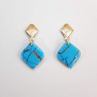 Pendientes India Pequeños Turquesa con Base Dorada