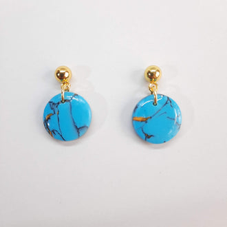 Pendientes Redondos Pequeños Turquesa con Base Dorada