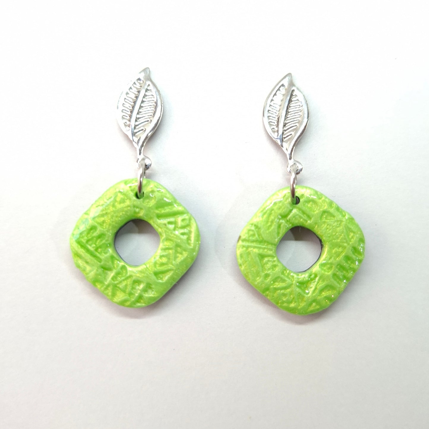 Pendientes Valencia Verde Con Base Plateada